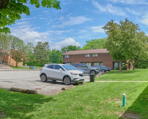 Briarwood Manor Apartments exterior detail